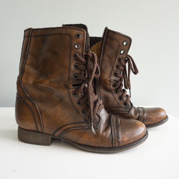 Lightly worn Steve Madden combat boots! - Picture 3 of 7